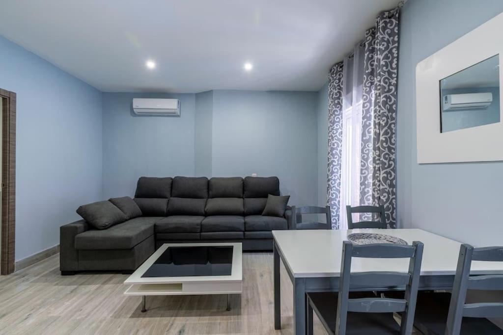 Deluxe Family Triana Seville