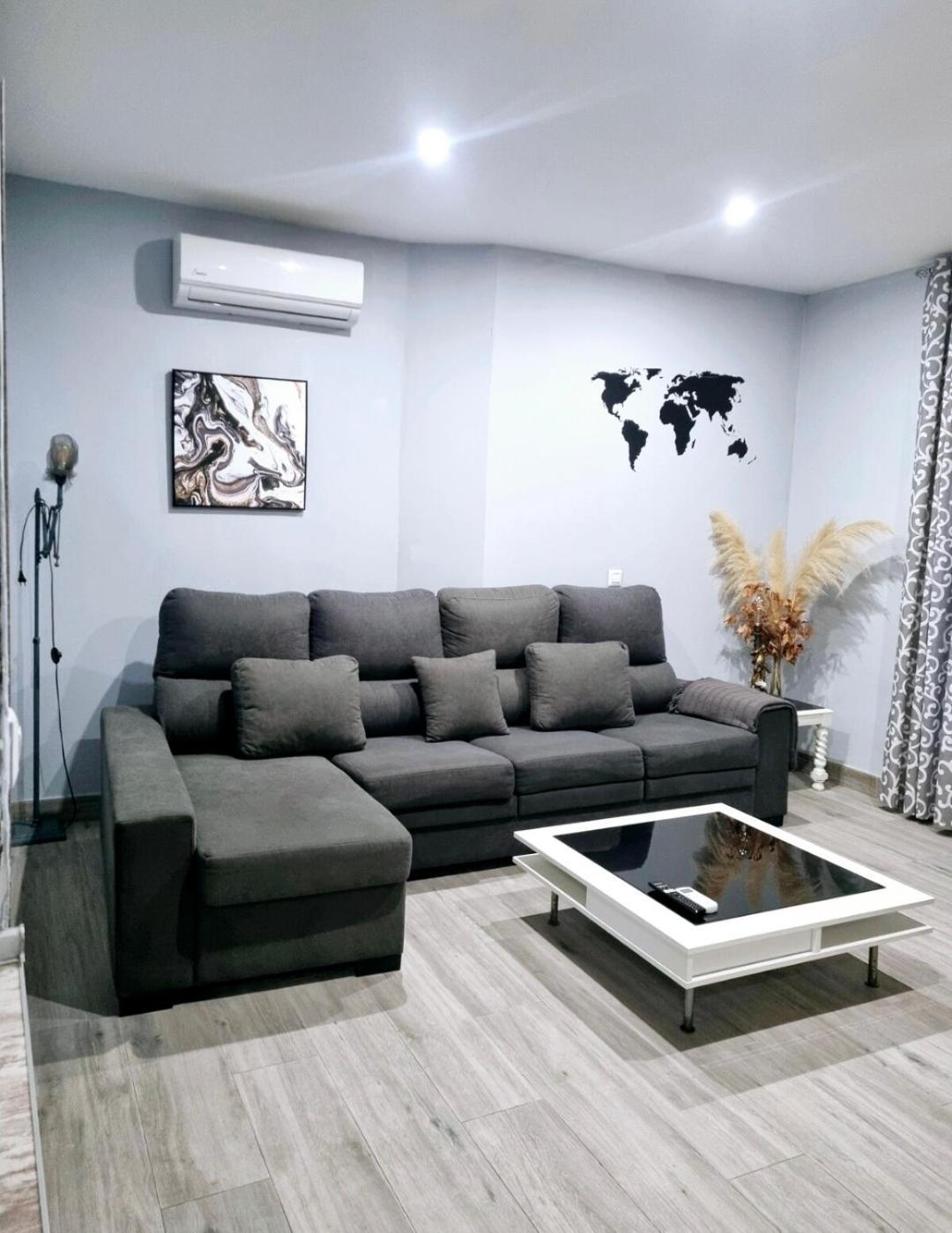 Apartment Deluxe Family Triana Seville